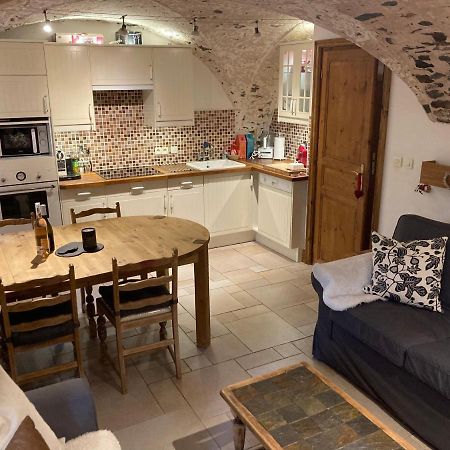 Two Bedroom Apartment La Voute, Chandon Near Meribel - Sleeps 4 Adults Or 2 Adults And 3 Children Les Allues Exteriér fotografie