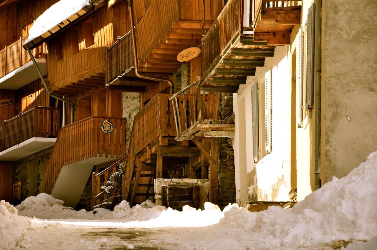 Two Bedroom Apartment La Voute, Chandon Near Meribel - Sleeps 4 Adults Or 2 Adults And 3 Children Les Allues Exteriér fotografie